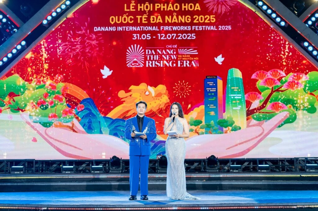 DIFF 2025 technical rehearsal at the Han River stands