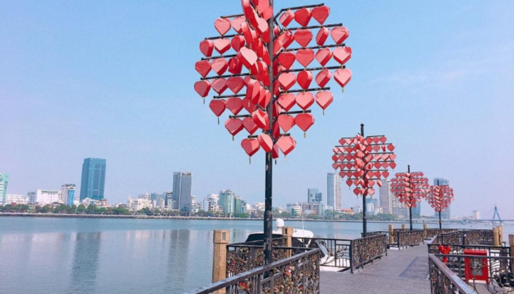 Entrance to the Love Bridge in Da Nang