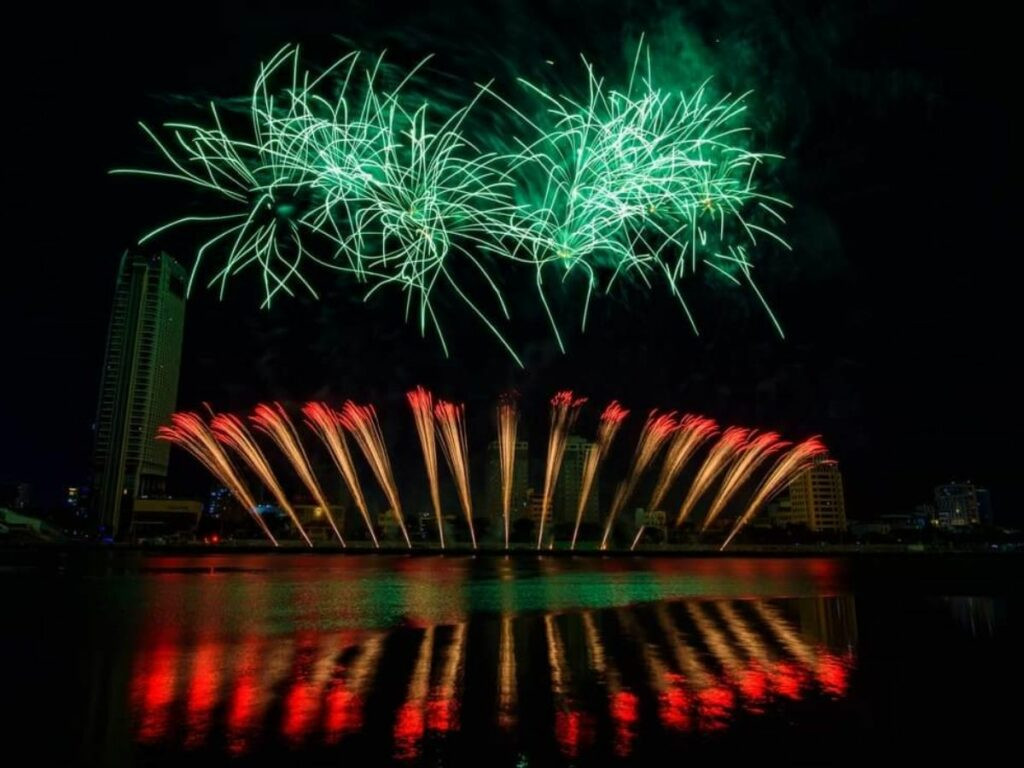 Free public spaces for fireworks viewing